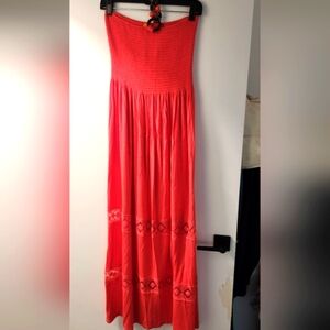 Coral Textured Fabric with Wooden Ring And Bears That Tie Around The Neck Medium